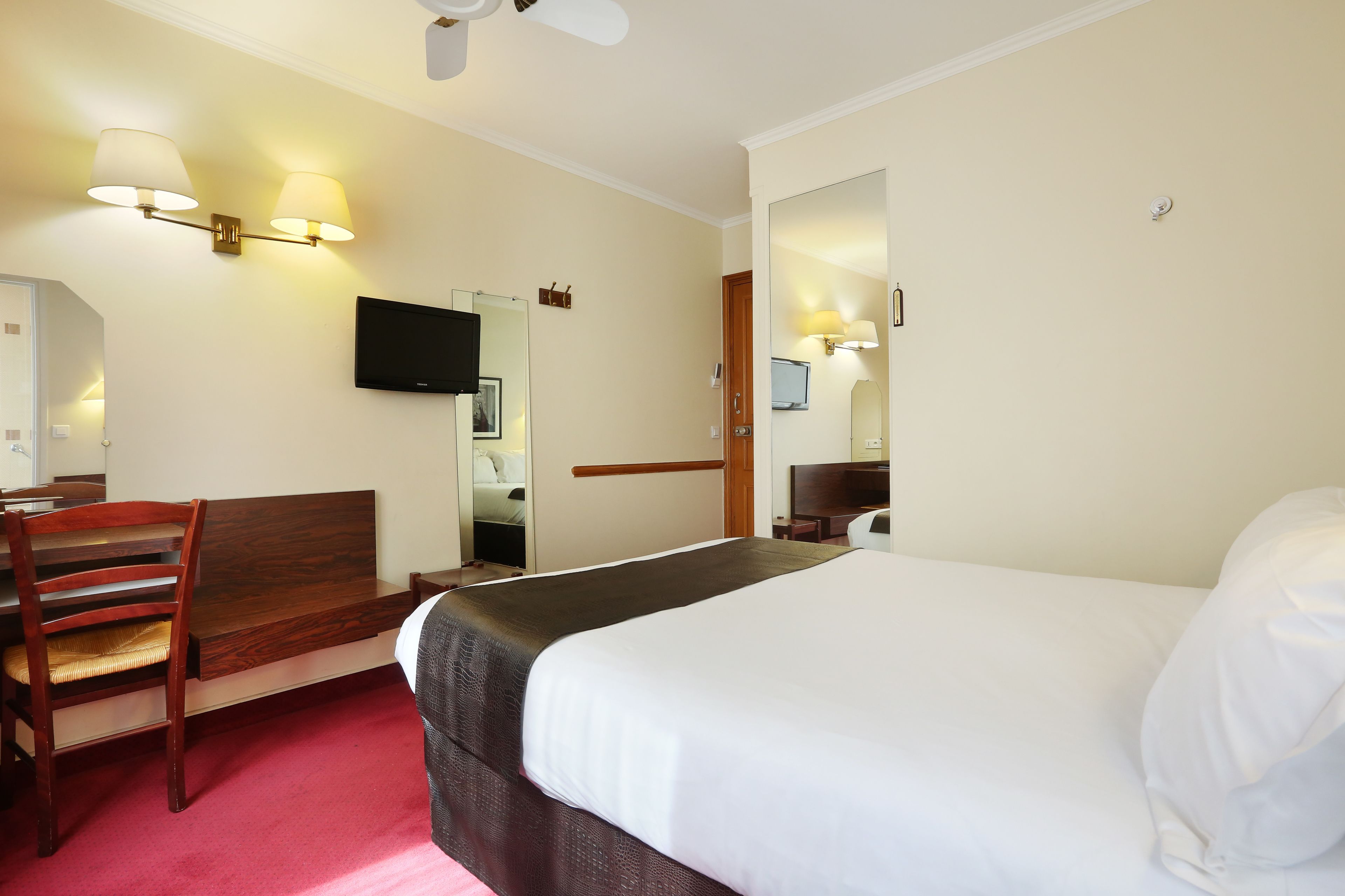 classic double room | 1 bedroom, premium bedding, laptop workspace, free wifi