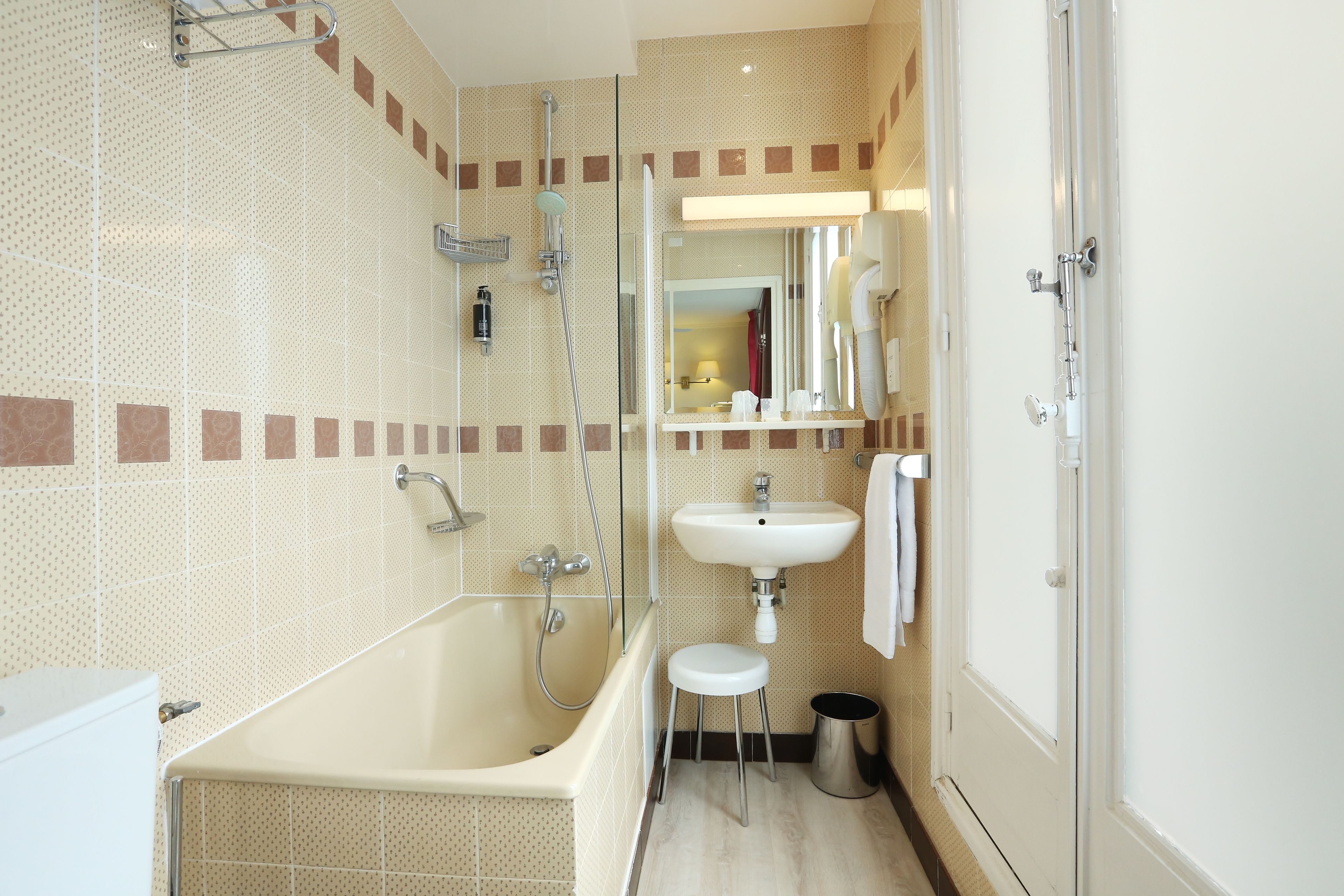 family room, connecting rooms | bathroom | hair dryer, towels, soap, toilet paper