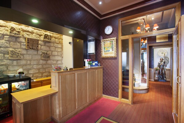 Reception - Hotel College De France (Paris)