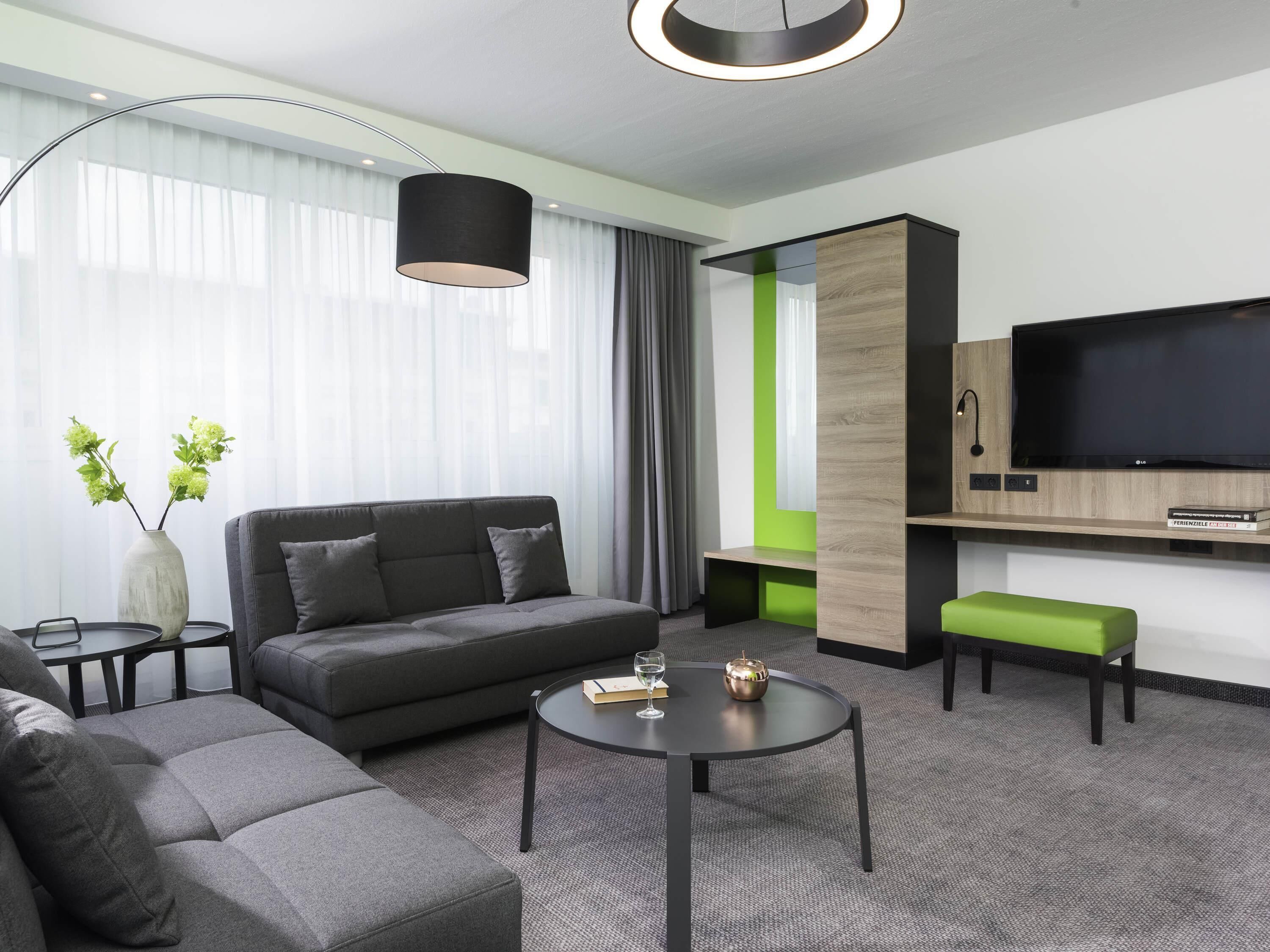 Standard Suite, Multiple Beds | Desk, soundproofing, WiFi (free), bed sheets