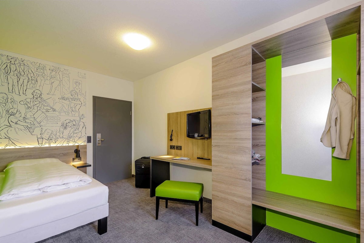Standard Room, 1 Twin Bed | Desk, soundproofing, free WiFi, bed sheets