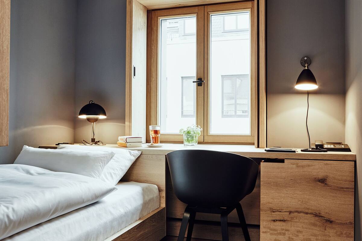 Allergitestet sengetøy, safe på rommet, skrivebord og lydisolert