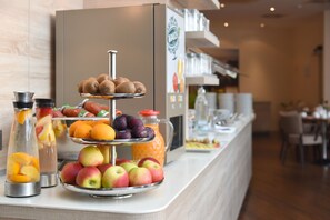 Daily buffet breakfast for a fee - Amedia Dresden Elbpromenade, Trademark Collection by Wyndham (Dresden)