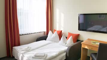 Allergikerbettwaren, Zimmersafe, Schreibtisch, Bügeleisen/Bügelbrett