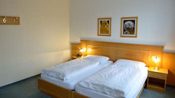 Standard-Doppelzimmer | 1 Schlafzimmer, Allergikerbettwaren, Zimmersafe, Schreibtisch