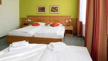 1 Schlafzimmer, Allergikerbettwaren, Zimmersafe, Schreibtisch