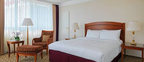 Premium bedding, pillowtop beds, in-room safe, desk