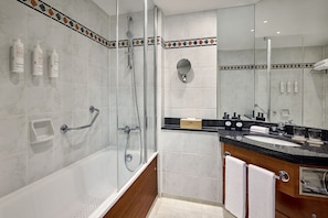 Room, 1 King Bed, Non Smoking | Bathroom | Combined shower/tub, free toiletries, hair dryer, bathrobes