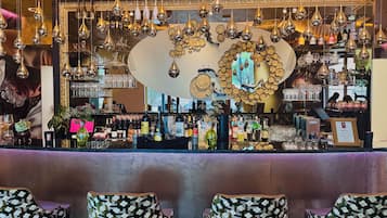 Bar (in der Unterkunft)