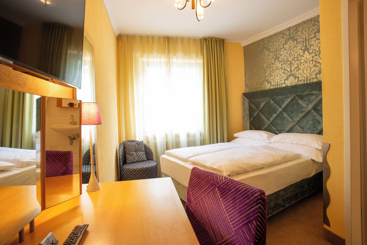 Classic Double Room (French Bed 140 x 200) | Hypo-allergenic bedding available, in-room safe, desk, laptop workspace