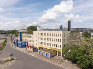 واجهة المنشأة