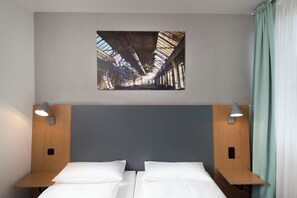 In-room safe, desk, blackout drapes, soundproofing - ibis Styles Gelsenkirchen (Gelsenkirchen)