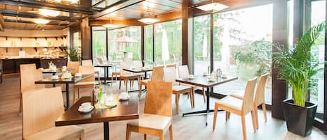 Daily buffet breakfast (EUR 18 per person)