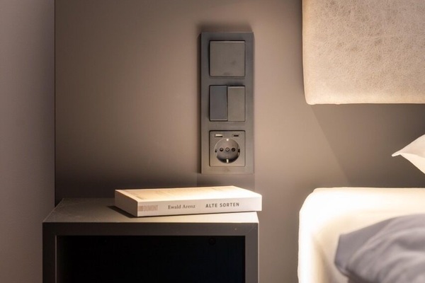 Premium bedding, in-room safe, desk, laptop workspace