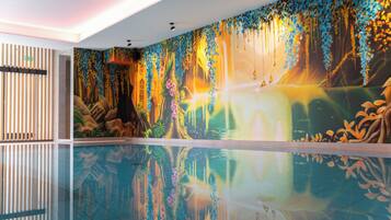 Hồ bơi trong nhà