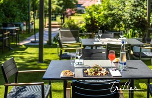 Breakfast and dinner served, local and international cuisine