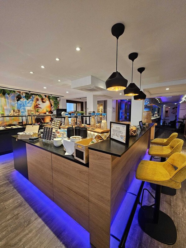 Daily buffet breakfast (EUR 19.90 per person)