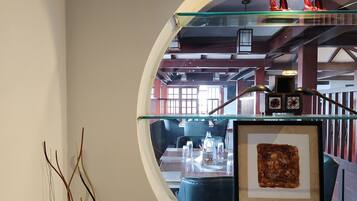 2 restaurants servant le déjeuner, le dîner et le brunch
