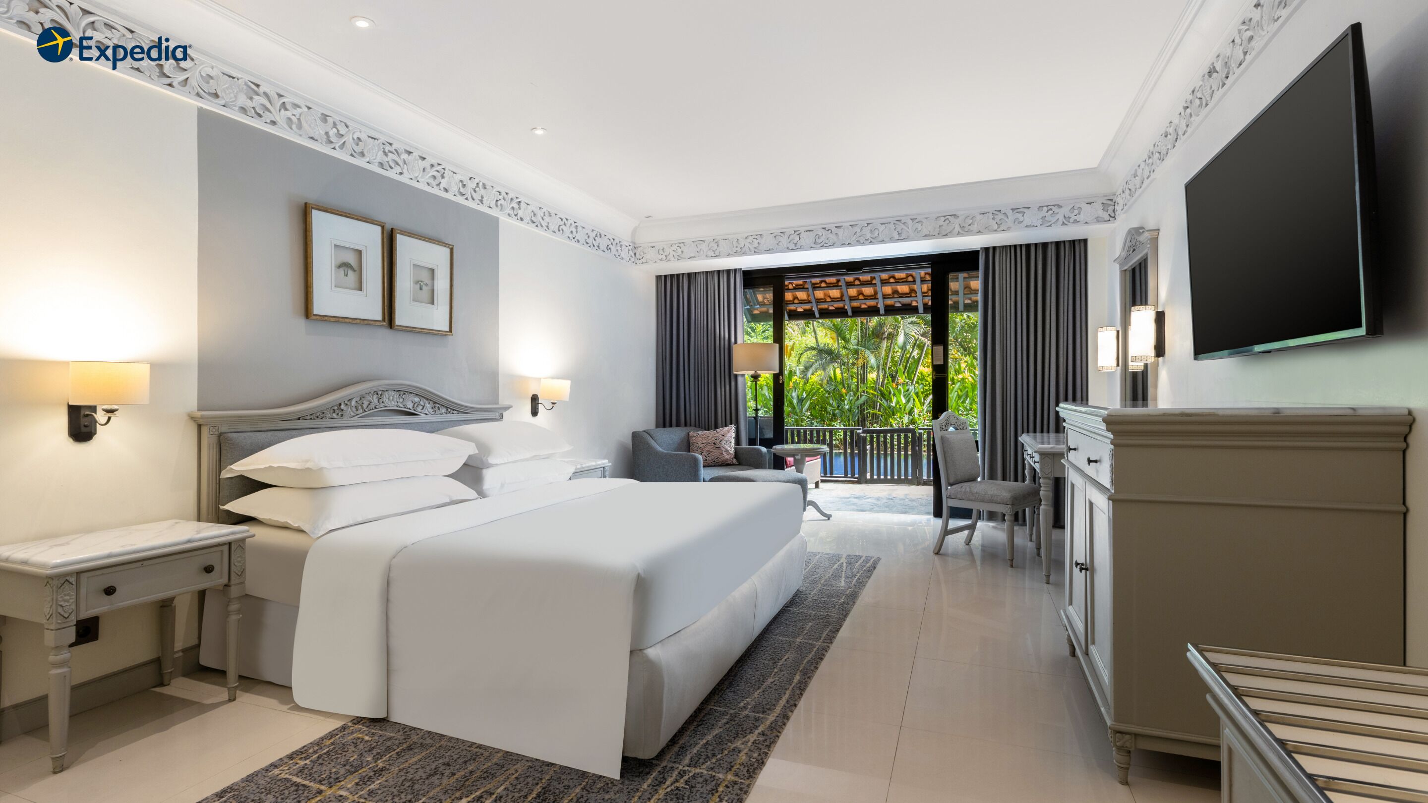 Premium Room, 1 King Bed, Balcony, Lagoon View | Premium bedding, minibar, in-room safe, desk