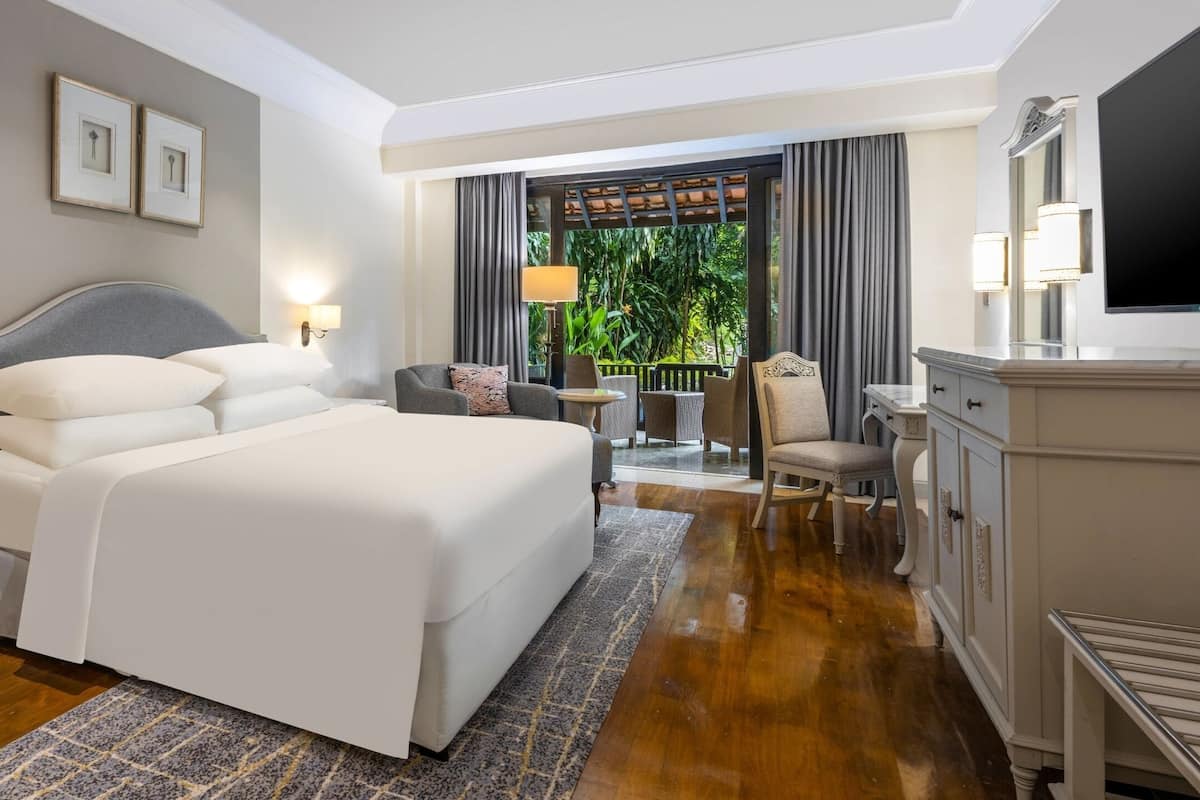 Luxury Room, 1 King Bed, Balcony, Lagoon View | Premium bedding, minibar, in-room safe, desk