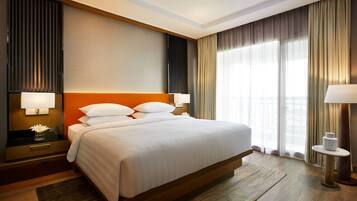 Suite Junior, 1 kamar tidur | Brankas, meja kerja, ruang kerja ramah laptop, dan setrika/meja setrika