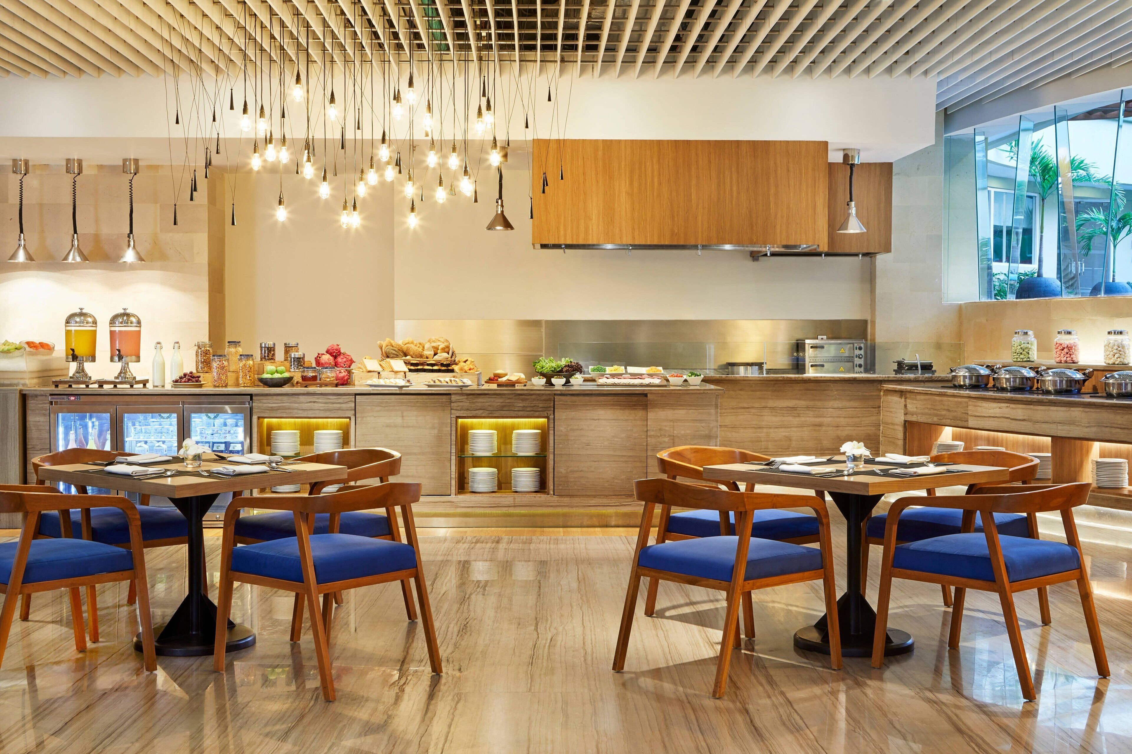 breakfast, lunch, dinner served; international cuisine