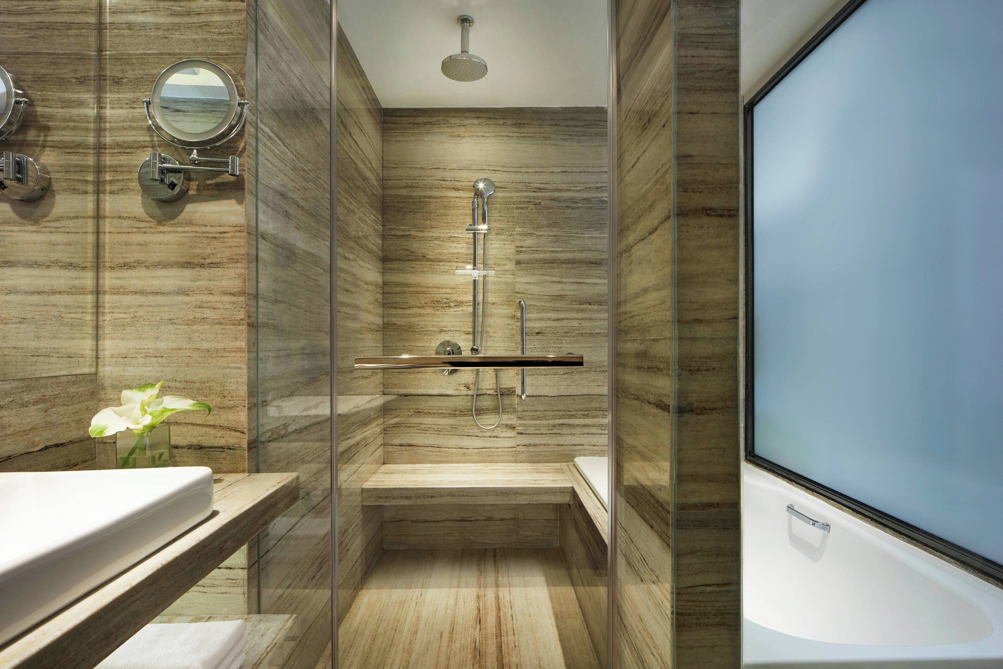 junior suite, 1 bedroom | bathroom | free toiletries, hair dryer, bathrobes, slippers