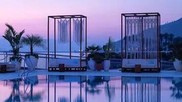 Outdoor pool, sun loungers