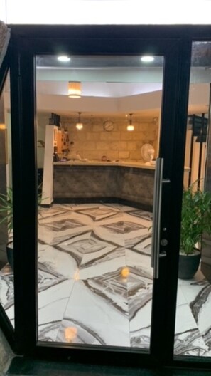 Interior entrance - Mount Of Olives Hotel (Jerusalem)