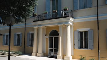 Fachada de la propiedad