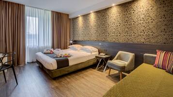 Minibar, in-room safe, desk, soundproofing