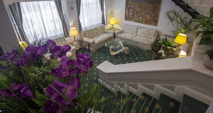 Hotel Flora