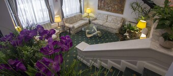 Hotel Flora