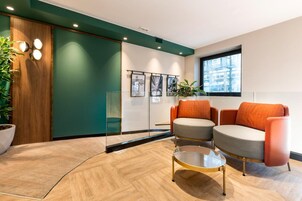 로비 좌석 공간