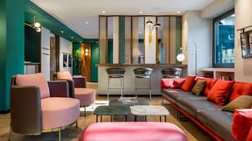 Coin salon dans le hall