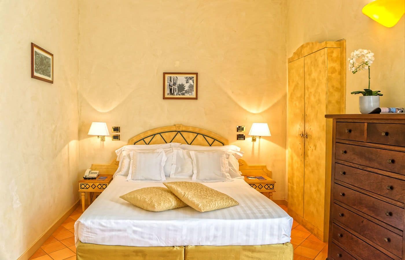 classic double or twin room | 1 bedroom, hypo-allergenic bedding, minibar, in-room safe