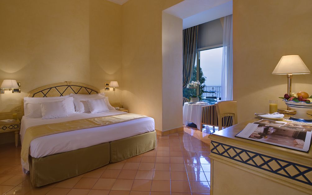 1 bedroom, hypo-allergenic bedding, minibar, in-room safe