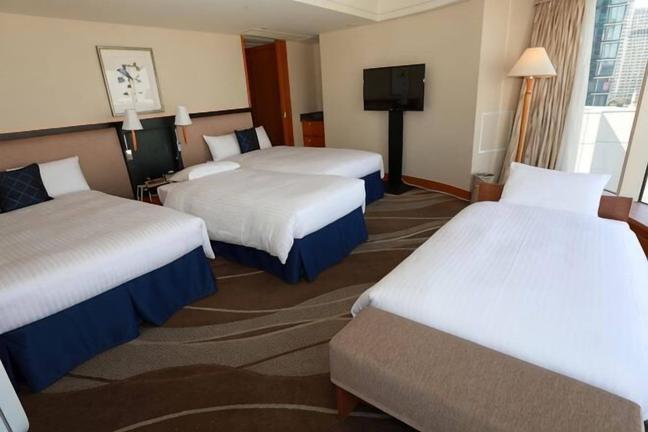 Down duvets, in-room safe, desk, iron/ironing board