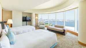 ห้องแกรนด์สวีท, ปลอดบุหรี่, ระเบียง (corner, Bay View,High Floor) | ผ้านวมขนเป็ด, ตู้นิรภัยในห้องพัก, โต๊ะทำงาน, เตารีด/โต๊ะรีดผ้า