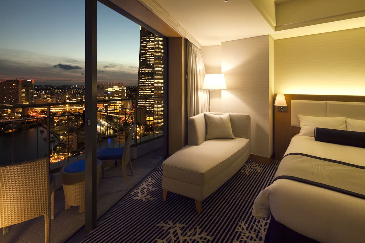 bay club floor twin park view, non smoking | 1 bedroom, down duvets, in-room safe, desk