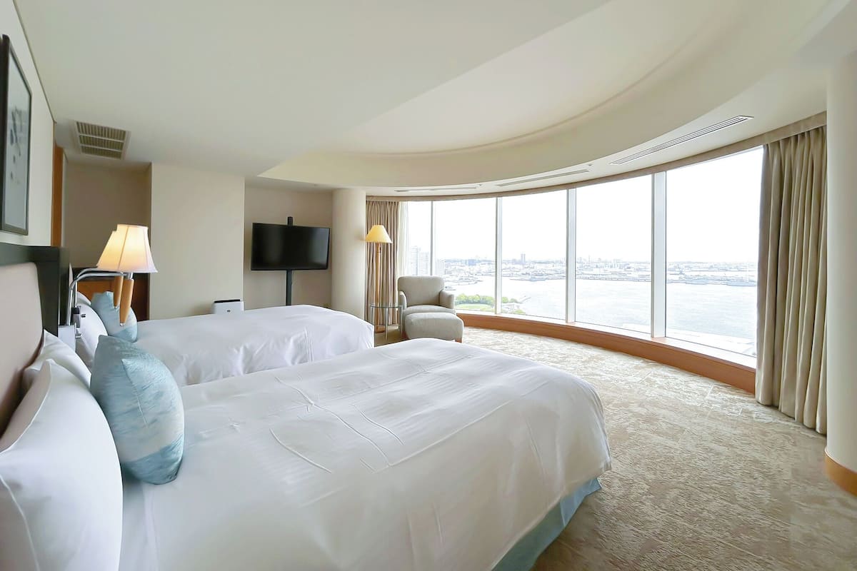 (High Floor)Yokohama Floor Grand Corner Suite Twin Bay View, Non-Smoking