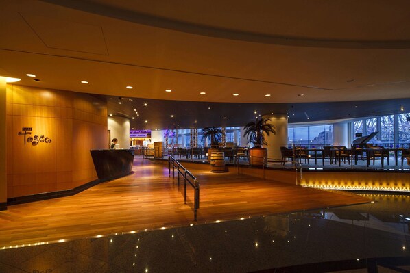 4 restaurants, lunch, dinner served; French cuisine