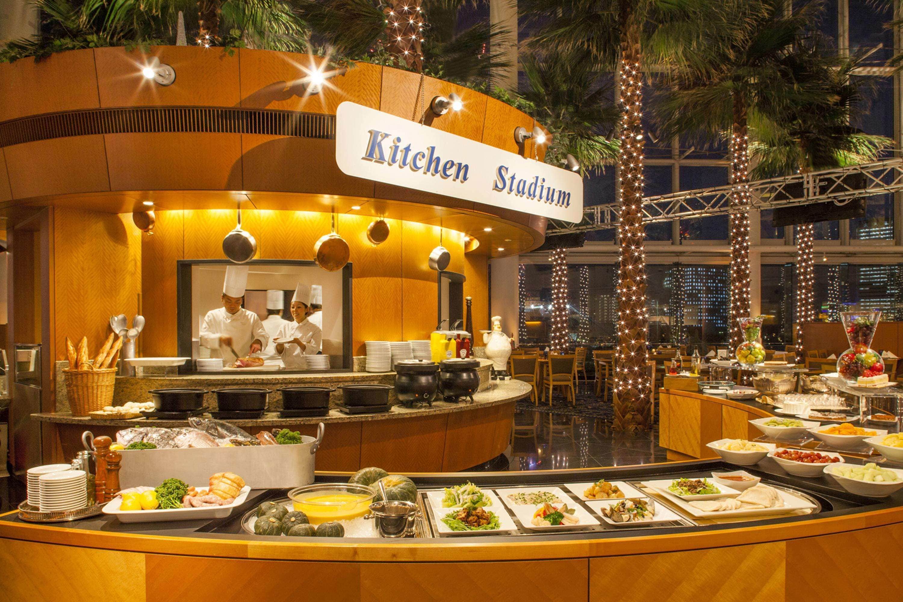 4 か所のレストラン、ランチ、ディナーに営業 (フランス料理)