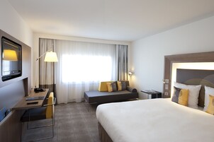 Ropa de cama hipoalerg énica y minibar 