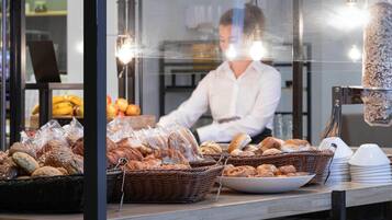 Daily buffet breakfast (EUR 20.50 per person)