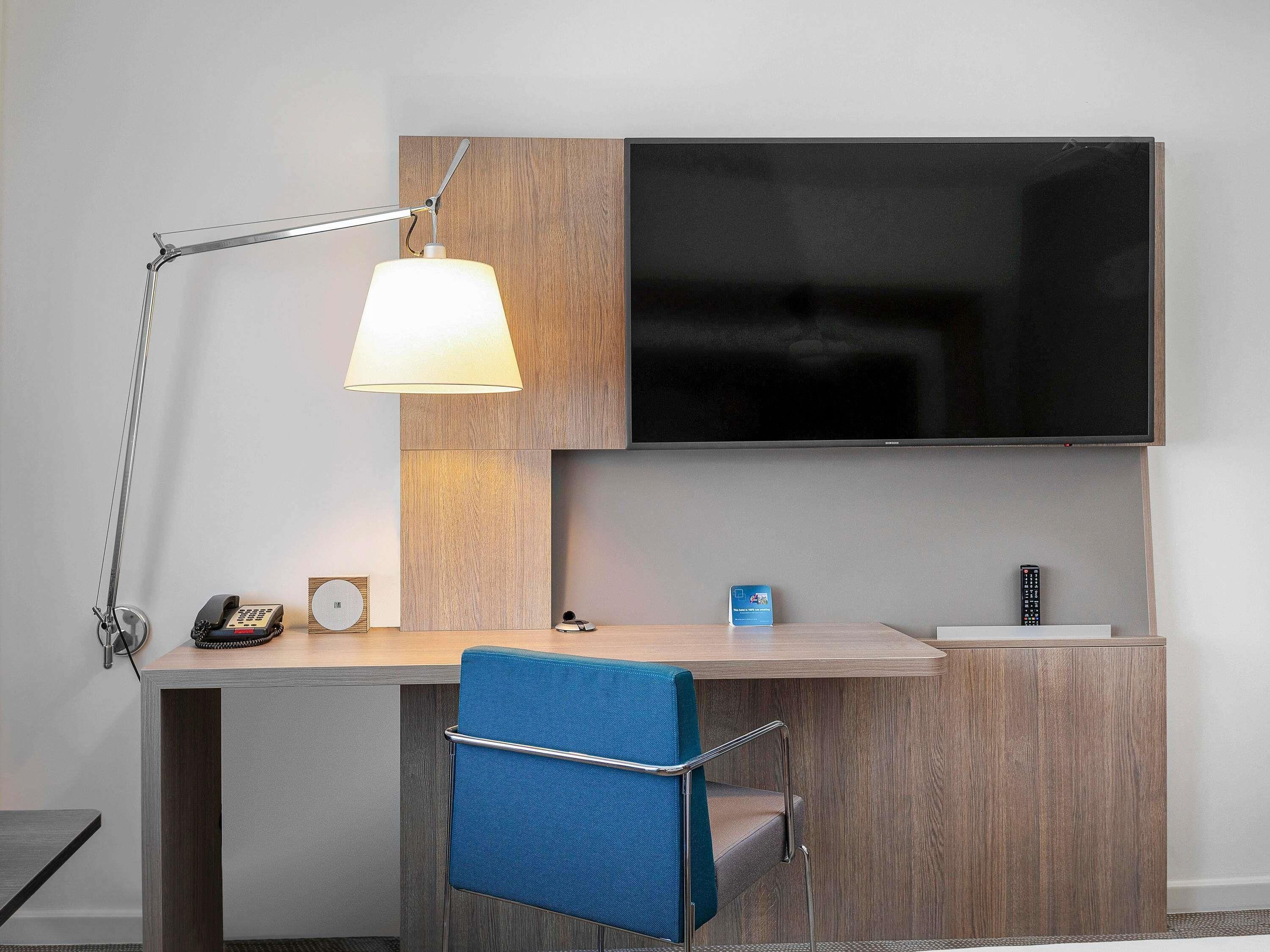 저자극성 침구, 미니바, 객실 내 금고, 책상