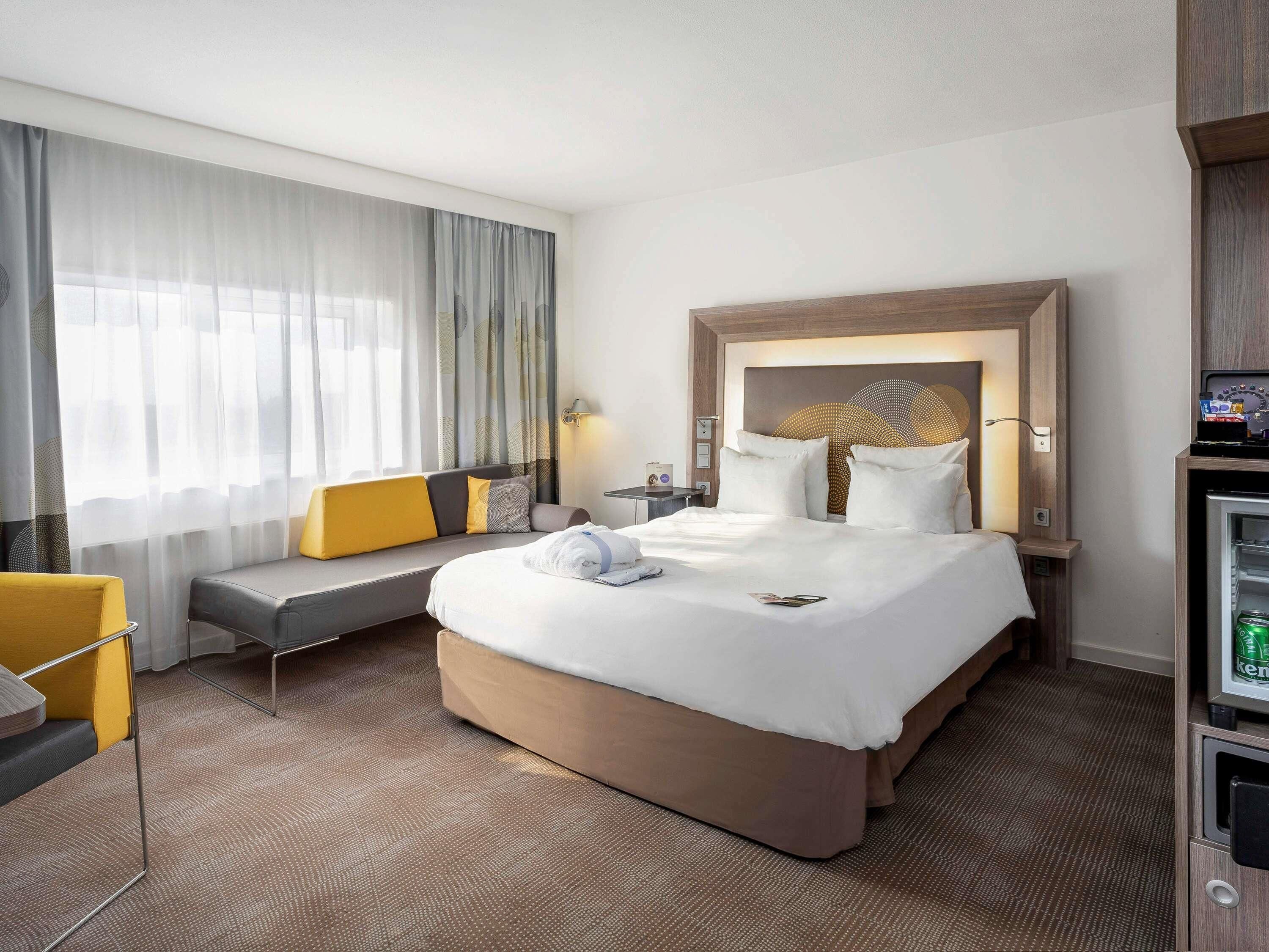 저자극성 침구, 미니바, 객실 내 금고, 책상