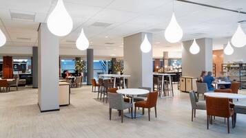 Daily buffet breakfast (EUR 20.50 per person)