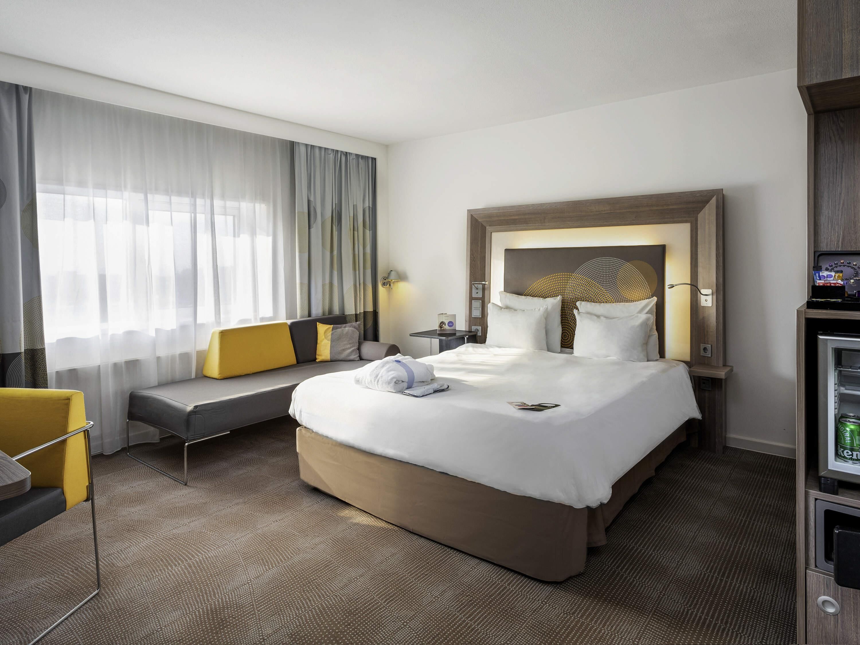 Ropa de cama hipoalergénica y minibar 