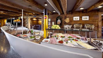 Free daily buffet breakfast